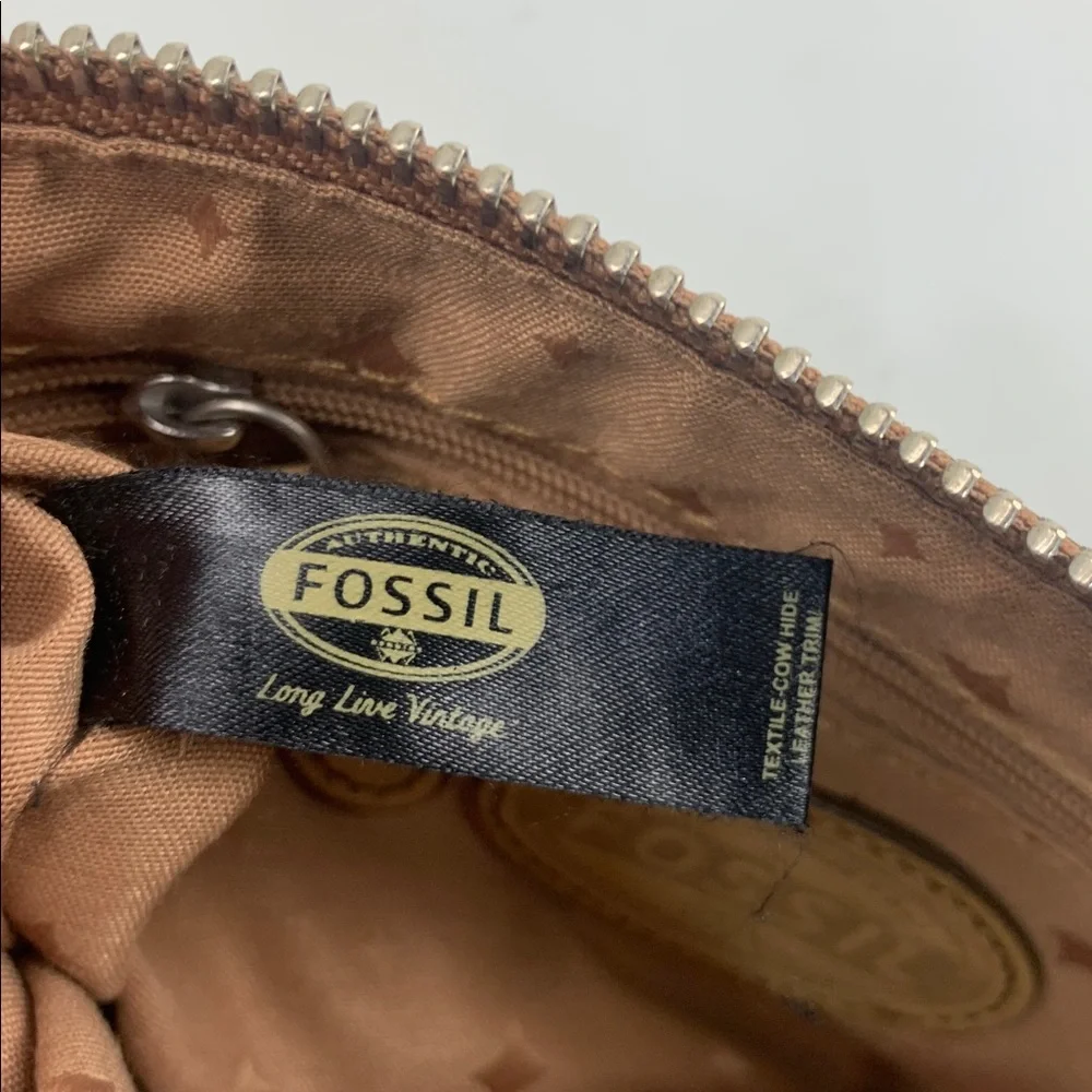 Fossil leather trim